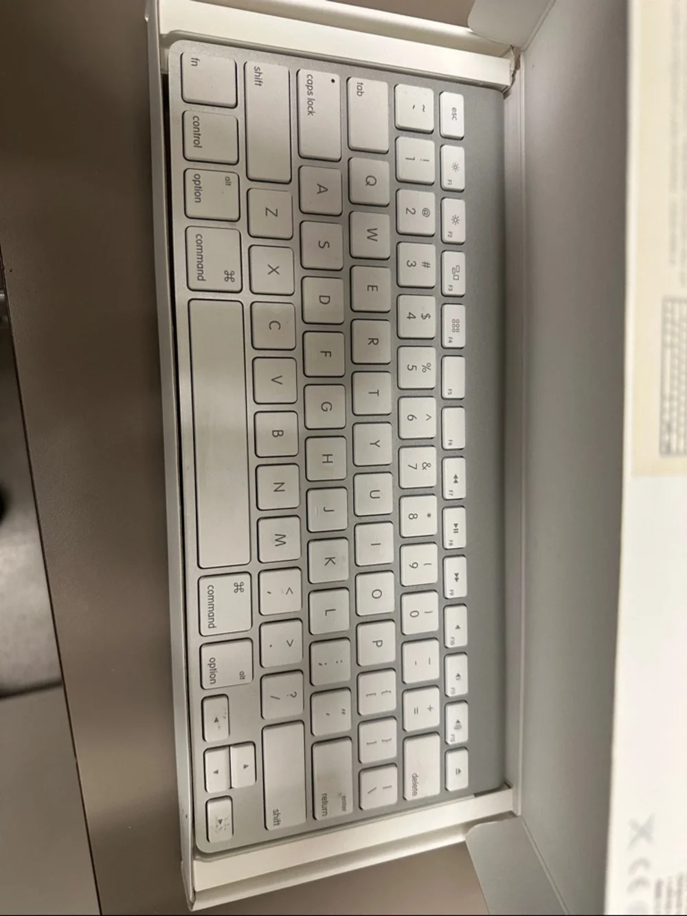 Apple Bluetooth Keyboard in Silver and White